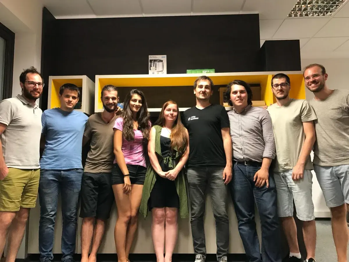 Risky Business / Spherik screenshot 2