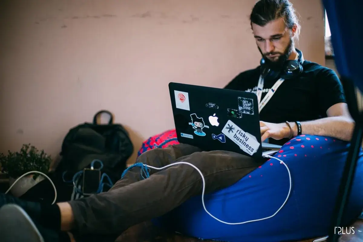 Risky Business / Spherik screenshot 1